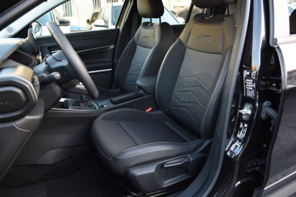 Jeep Avenger 1.2 turbo Altitude fwd 100cv (6)