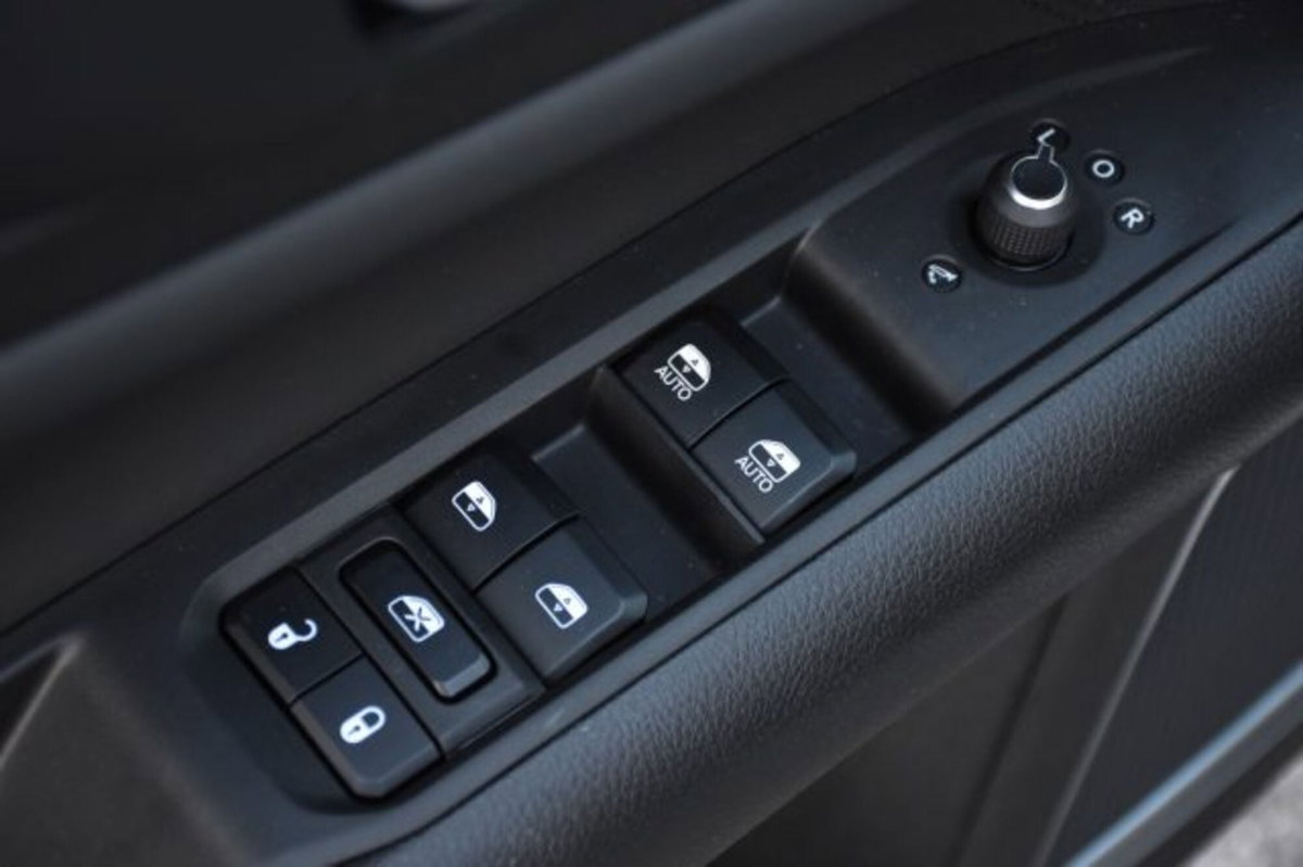 Jeep Compass 1.3 T4 190 CV PHEV AT6 4xe Longitude (18)