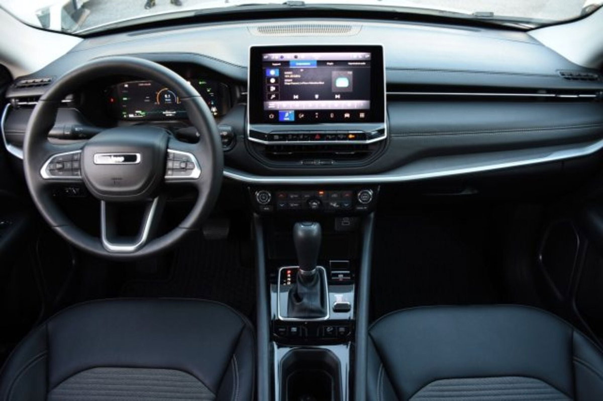 Jeep Compass 1.3 T4 190 CV PHEV AT6 4xe Longitude (8)