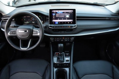 Jeep Compass 1.3 T4 190 CV PHEV AT6 4xe Longitude (8)