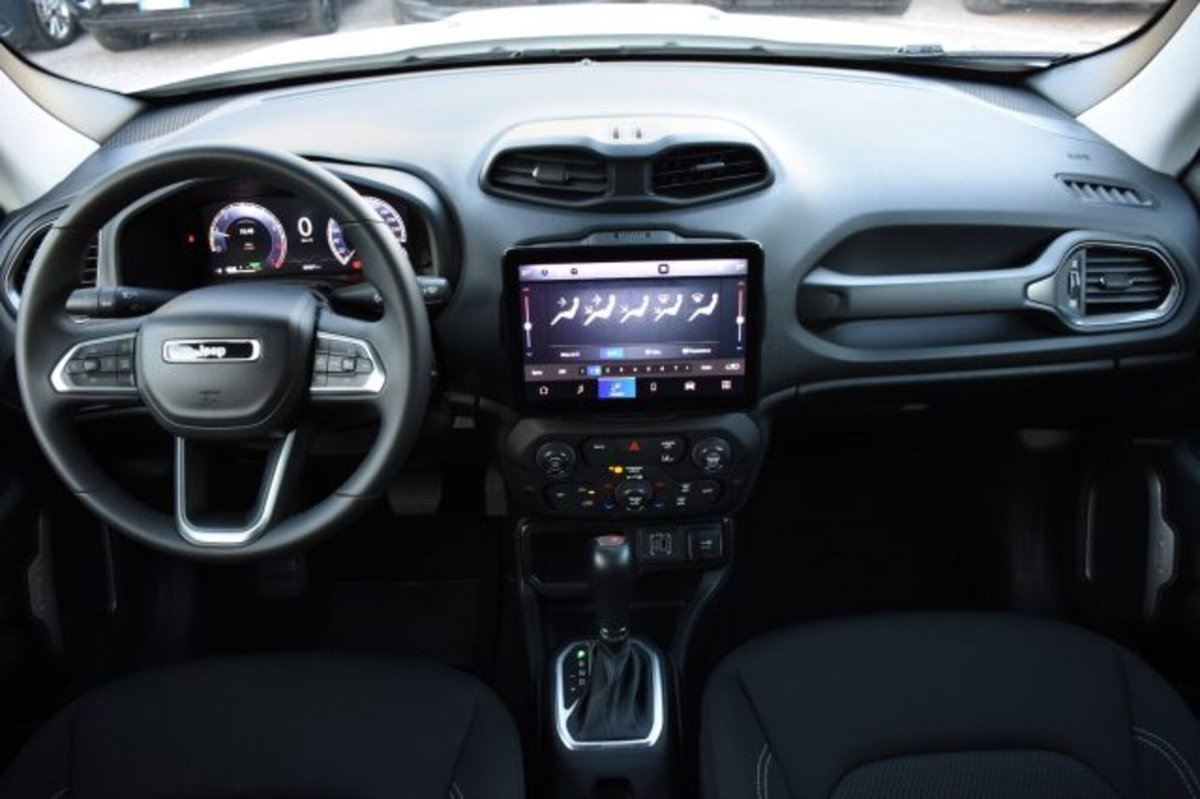 Jeep Renegade 1.5 turbo t4 mhev Altitude 2wd dct (8)