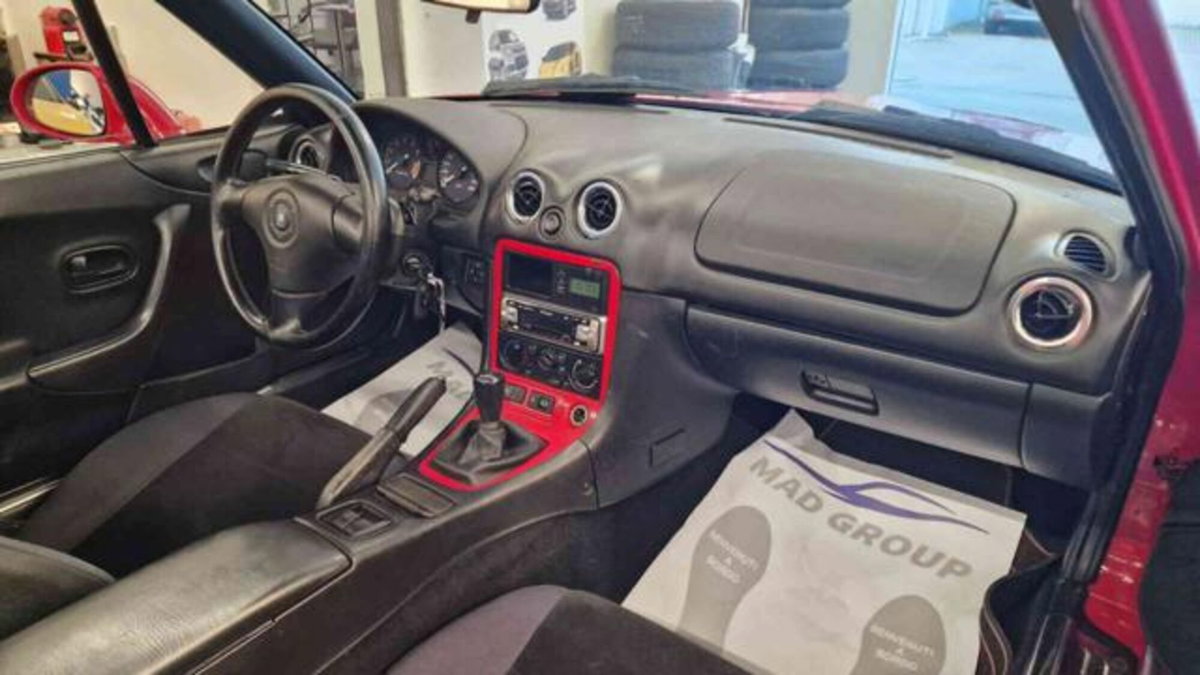 Mazda MX-5 1.8i 16V cat (9)