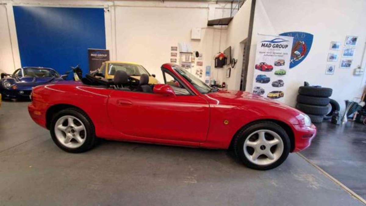 Mazda MX-5 1.8i 16V cat (4)