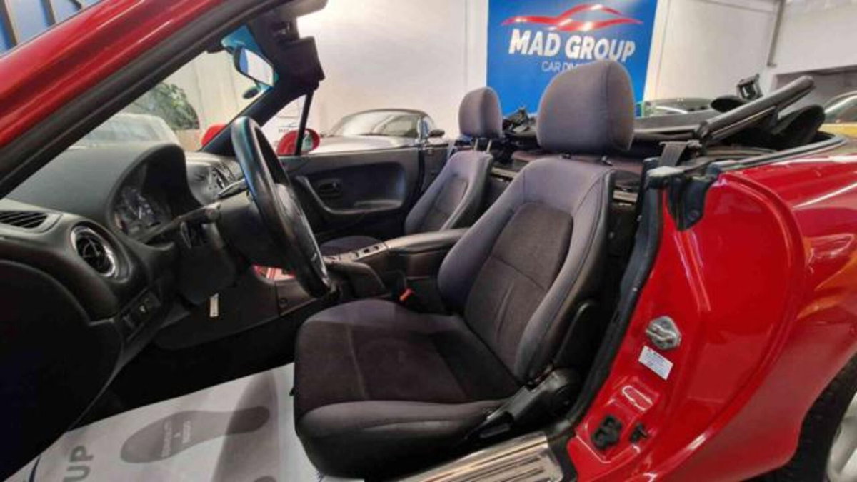 Mazda MX-5 1.8i 16V cat (6)