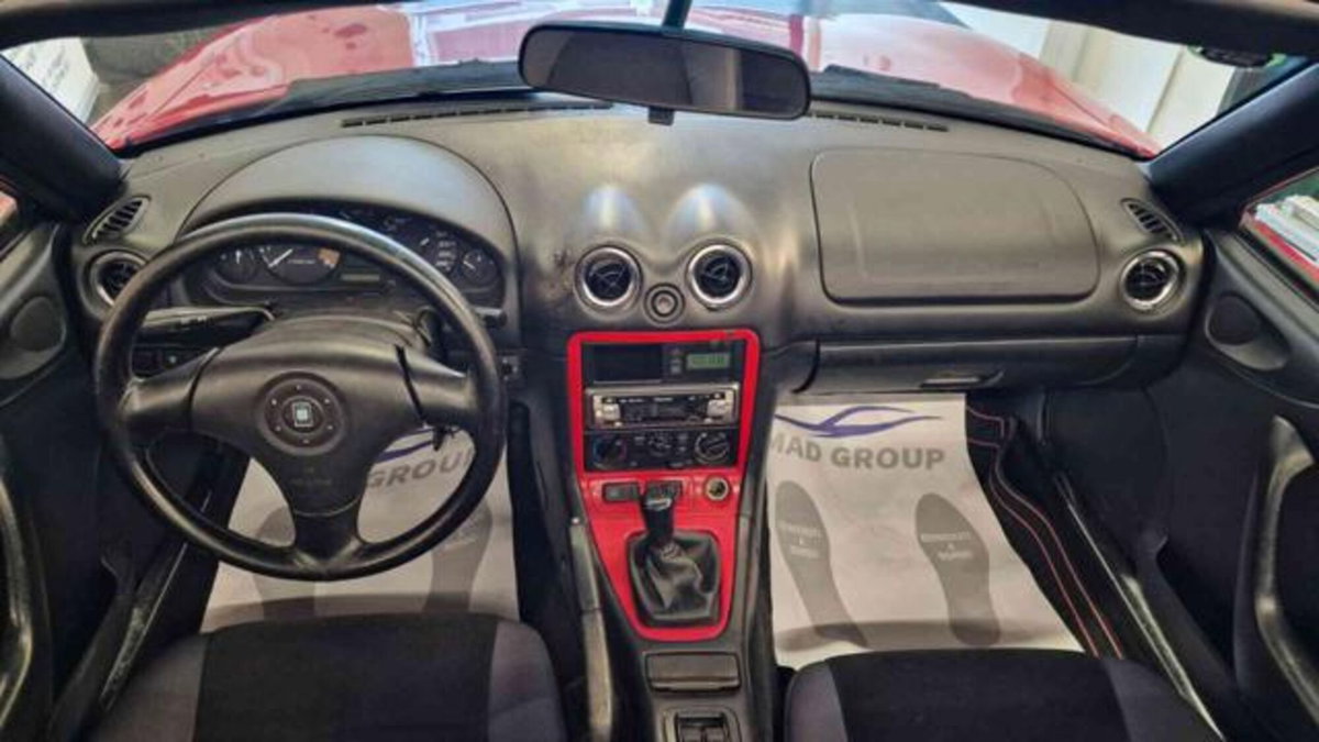 Mazda MX-5 1.8i 16V cat (7)