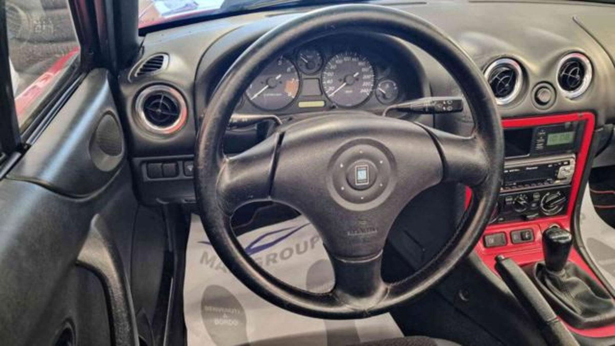 Mazda MX-5 1.8i 16V cat (8)