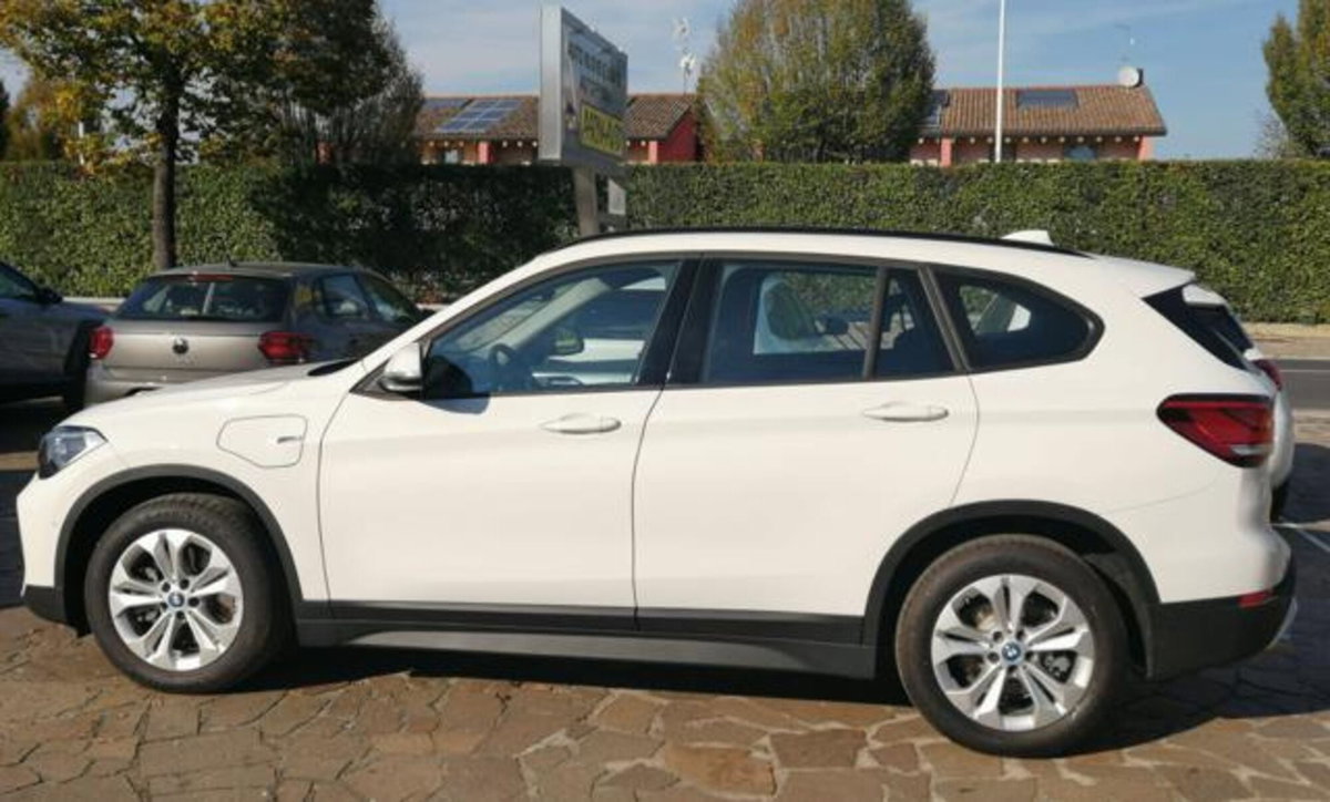 BMW X1 xDrive25e Business Advantage (7)