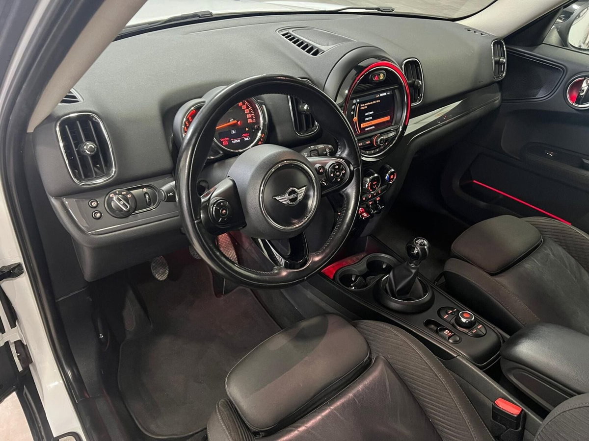 MINI Mini Countryman 2.0 Cooper D Essential Countryman (10)