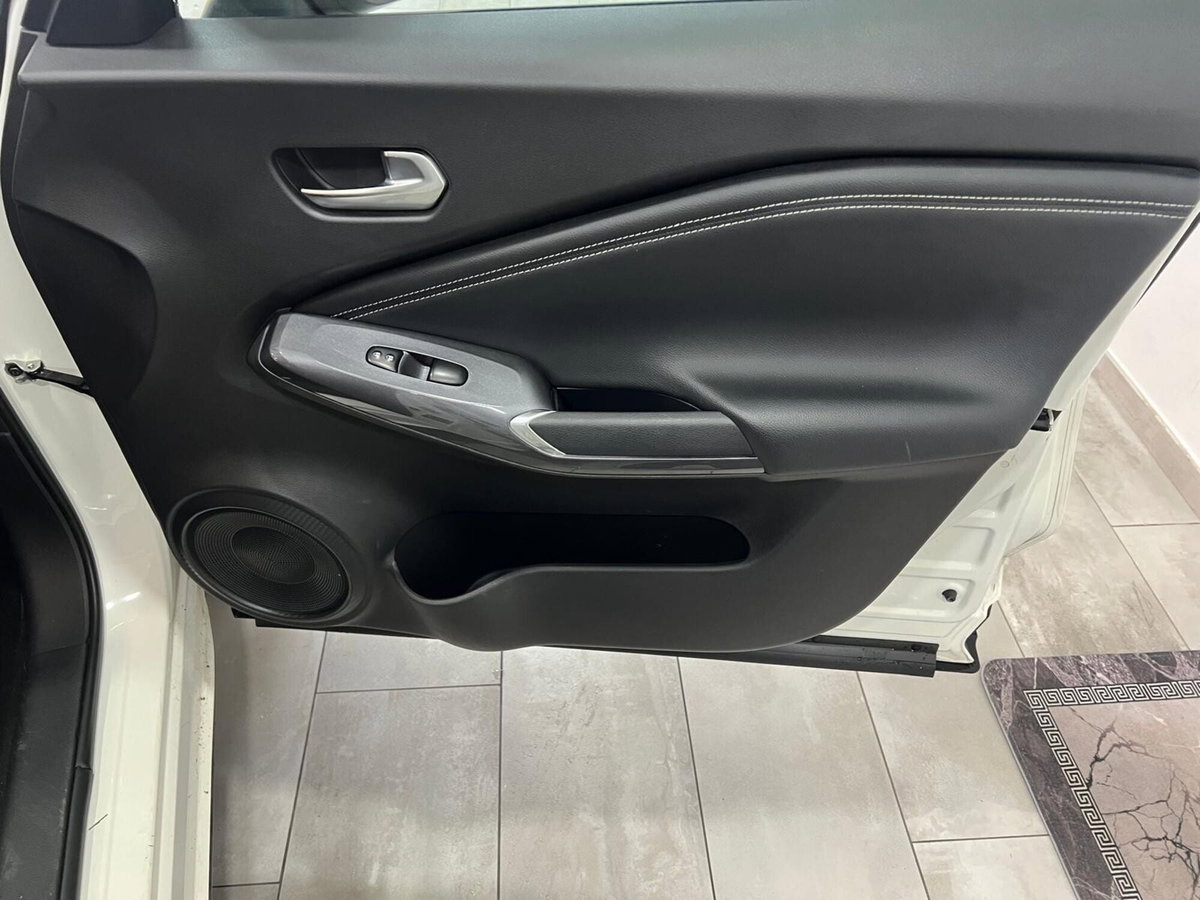 Nissan Juke 1.0 dig-t N-Connecta 114cv (13)