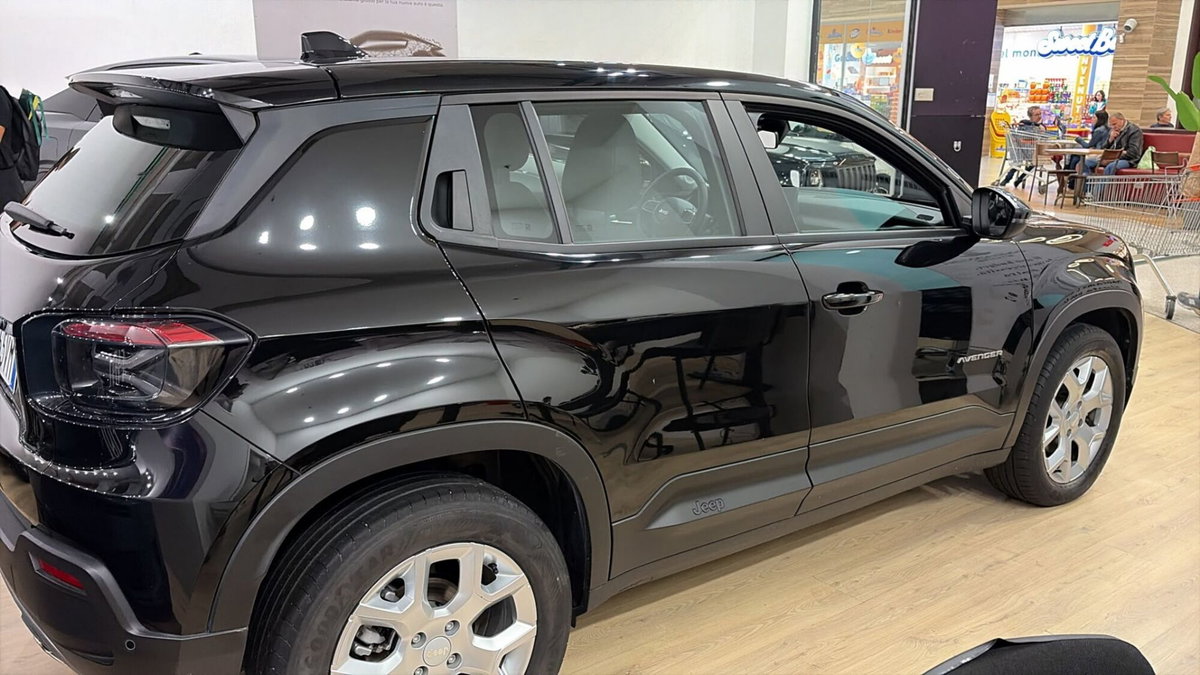 Jeep Avenger 1.2 turbo Altitude fwd 100cv (4)