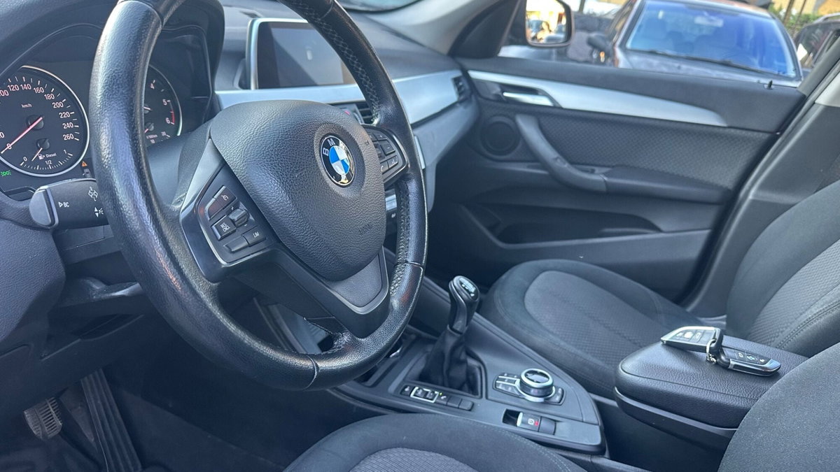 BMW X1 sDrive18d xLine Plus (10)