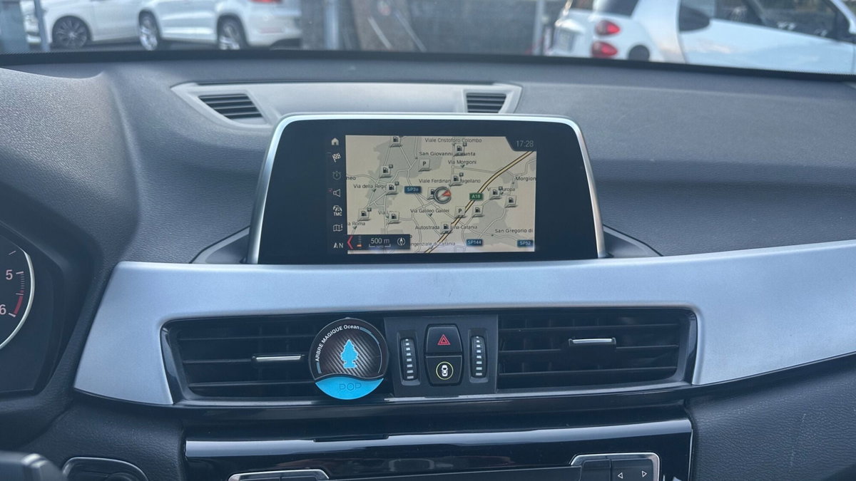 BMW X1 sDrive18d xLine Plus (13)