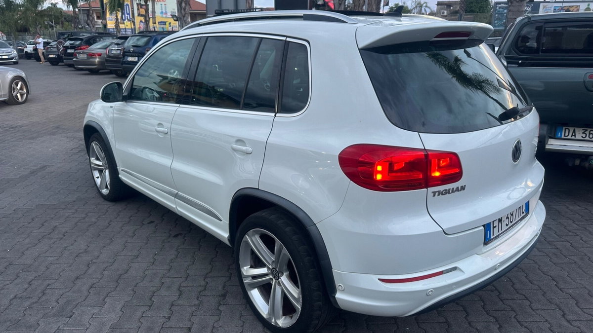 Volkswagen Tiguan Allspace 2.0 TDI SCR DSG 4MOTION R-Line (3)