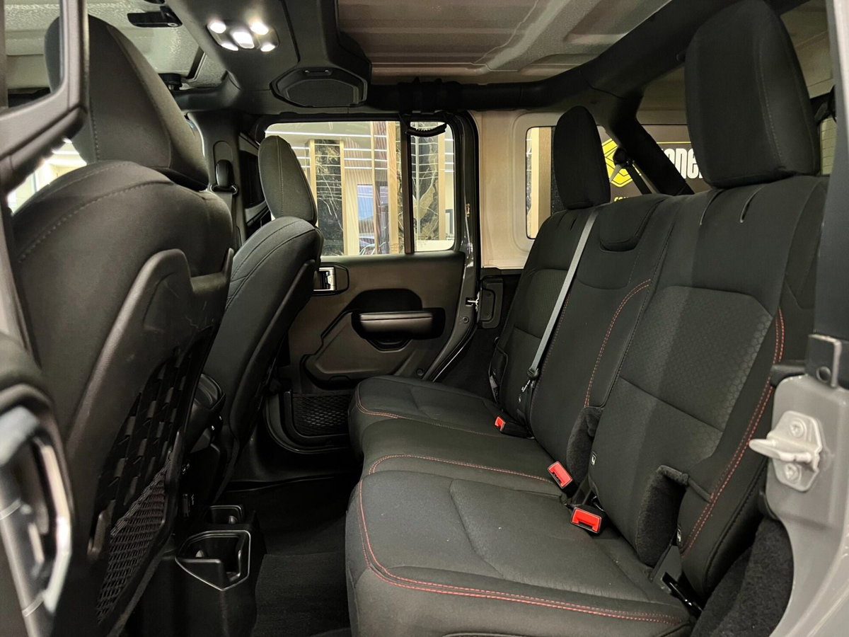 Jeep Wrangler Unlimited 2.2 Mjt II Rubicon (14)