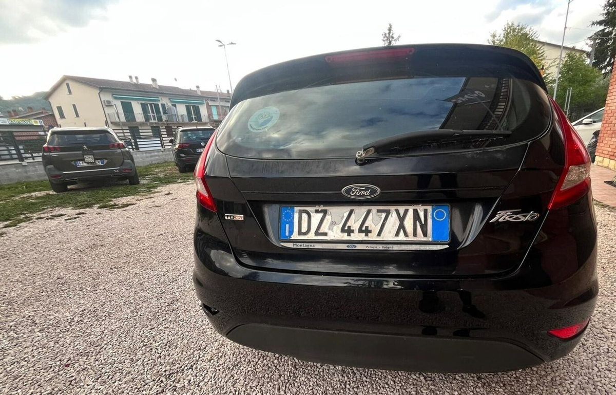 Ford Fiesta 1.4 TDCi 68CV 3 porte Titanium (10)