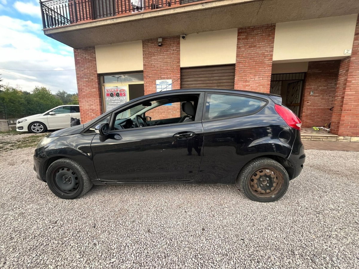 Ford Fiesta 1.4 TDCi 68CV 3 porte Titanium (3)
