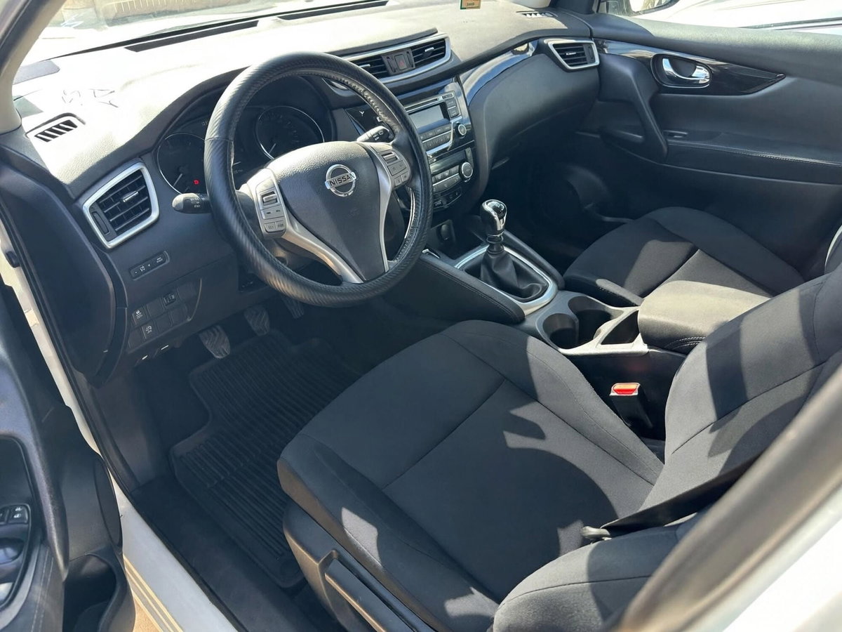 Nissan Qashqai 1.5 dCi Acenta (10)