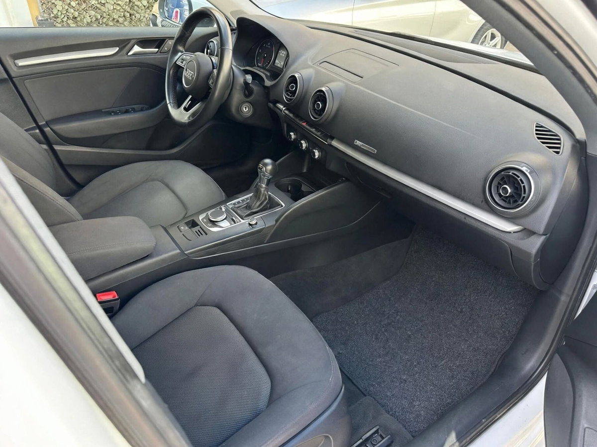 Audi A3 Sportback 30 TDI S tronic Business (9)