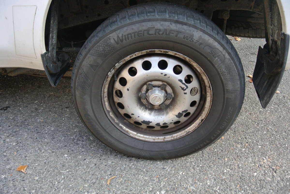 Nissan Navara 2.3 dCi 4WD King Cab Visia (17)