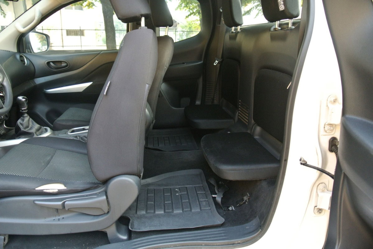 Nissan Navara 2.3 dCi 4WD King Cab Visia (19)