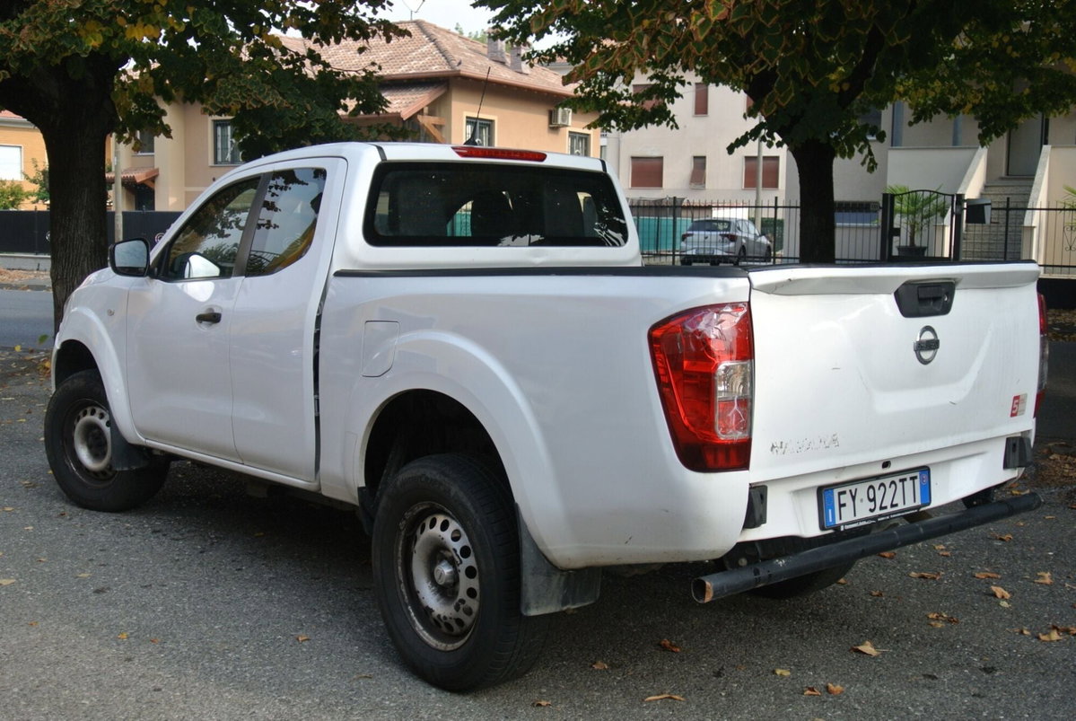 Nissan Navara 2.3 dCi 4WD King Cab Visia (5)