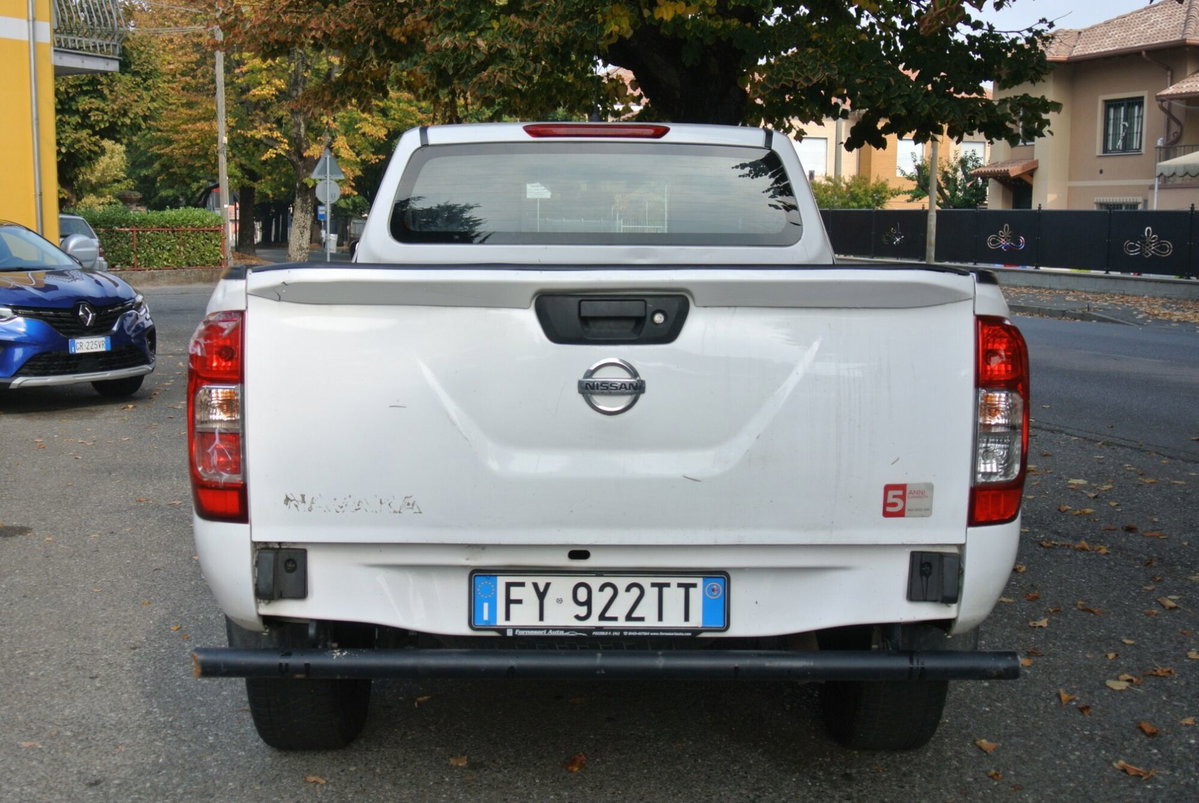 Nissan Navara 2.3 dCi 4WD King Cab Visia (6)