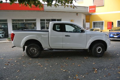 Nissan Navara 2.3 dCi 4WD King Cab Visia (8)
