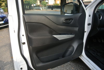 Nissan Navara 2.3 dCi 4WD King Cab Visia (9)
