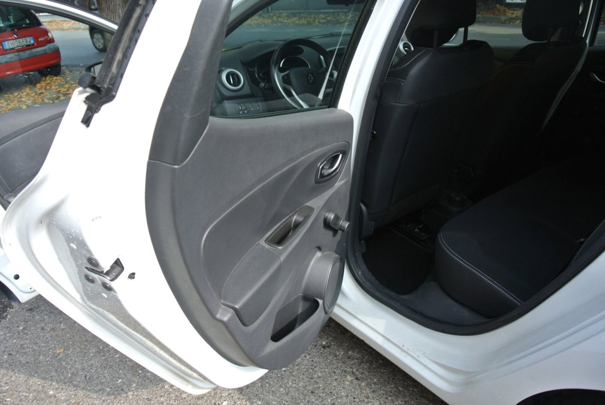 Renault Clio dCi 8V 90CV Start&Stop 5 porte Energy Intens (16)