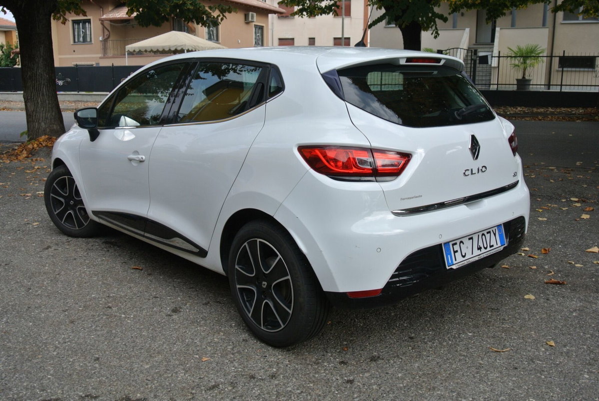 Renault Clio dCi 8V 90CV Start&Stop 5 porte Energy Intens (5)