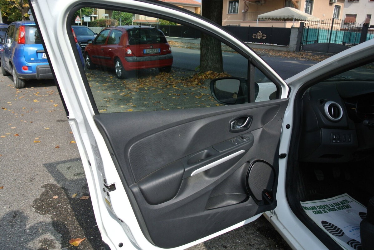 Renault Clio dCi 8V 90CV Start&Stop 5 porte Energy Intens (9)