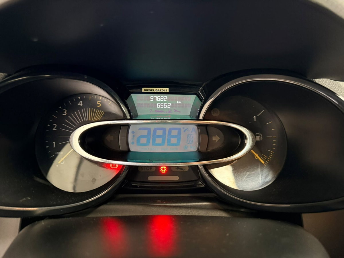 Renault Clio 1.5 dCi 8V 75CV 5 porte Live (12)