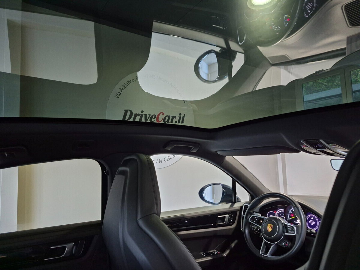 Porsche Cayenne Coupé 3.0 V6 (2)