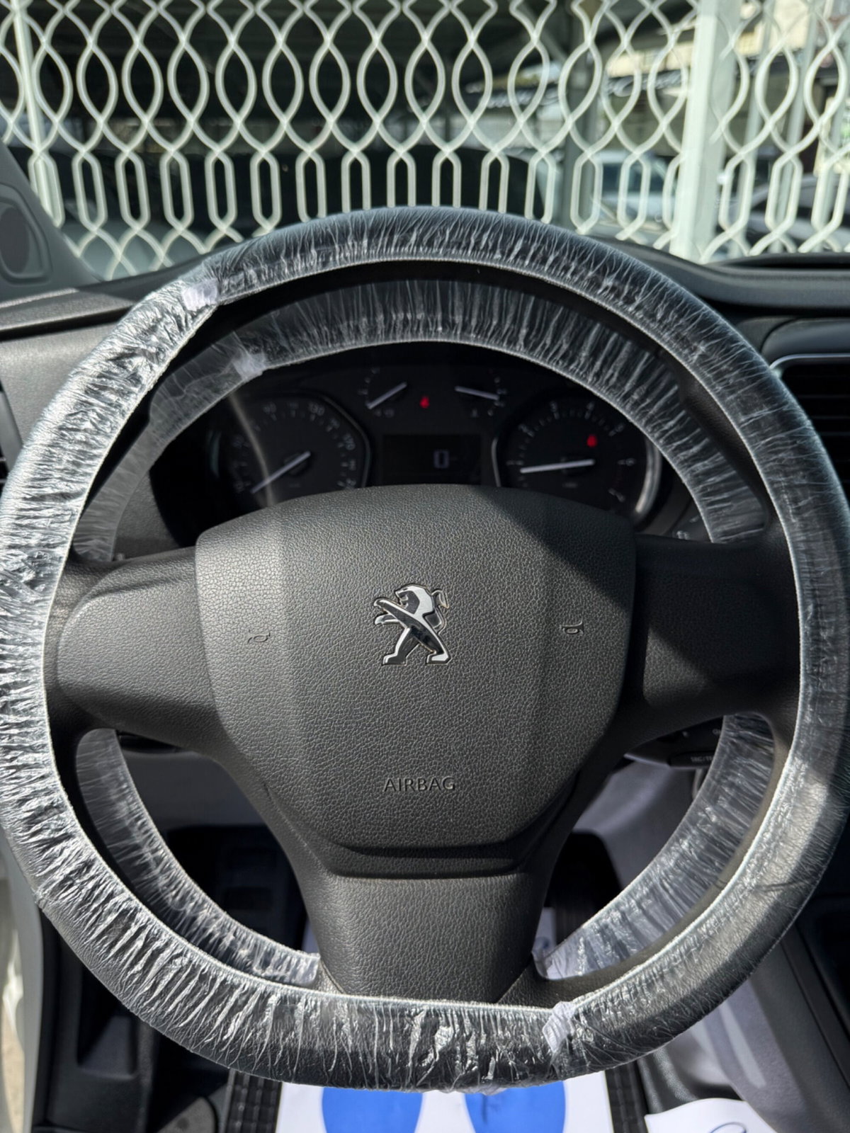 Peugeot Traveller BlueHDi 120 S&S Compact Active (10)