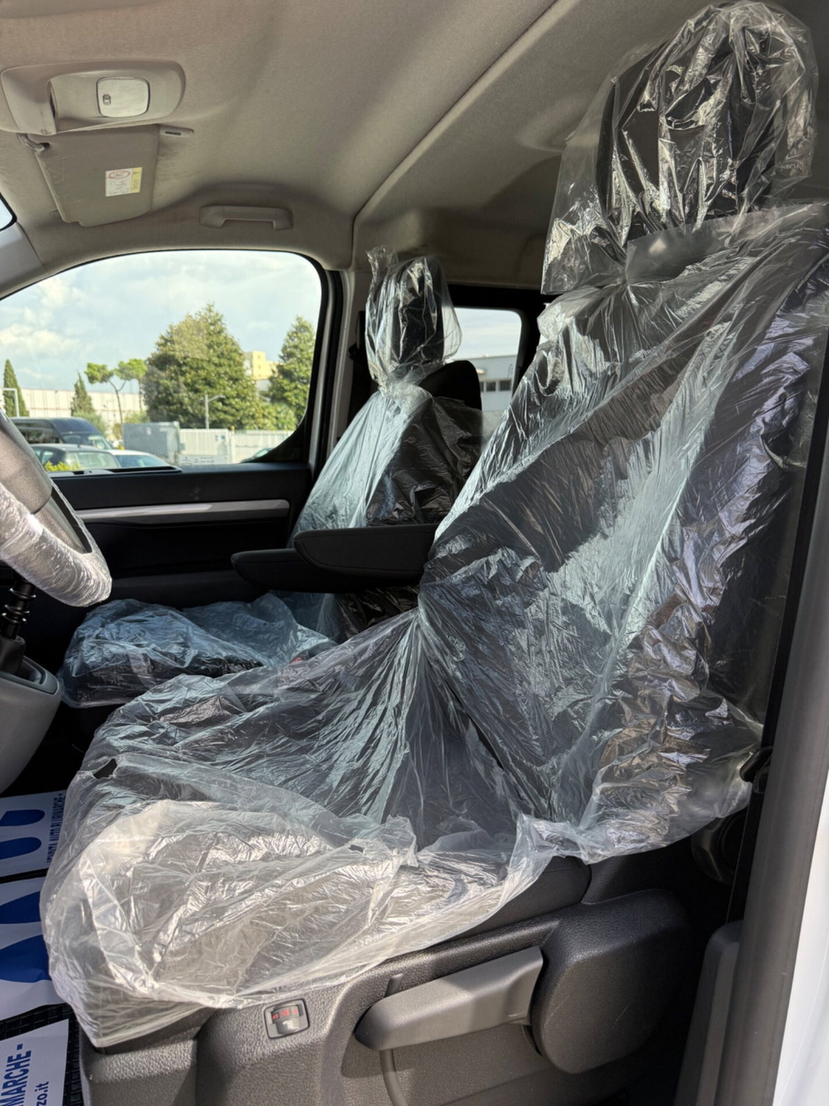 Peugeot Traveller BlueHDi 120 S&S Compact Active (12)