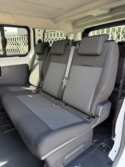 Peugeot Traveller BlueHDi 120 S&S Compact Active (14)