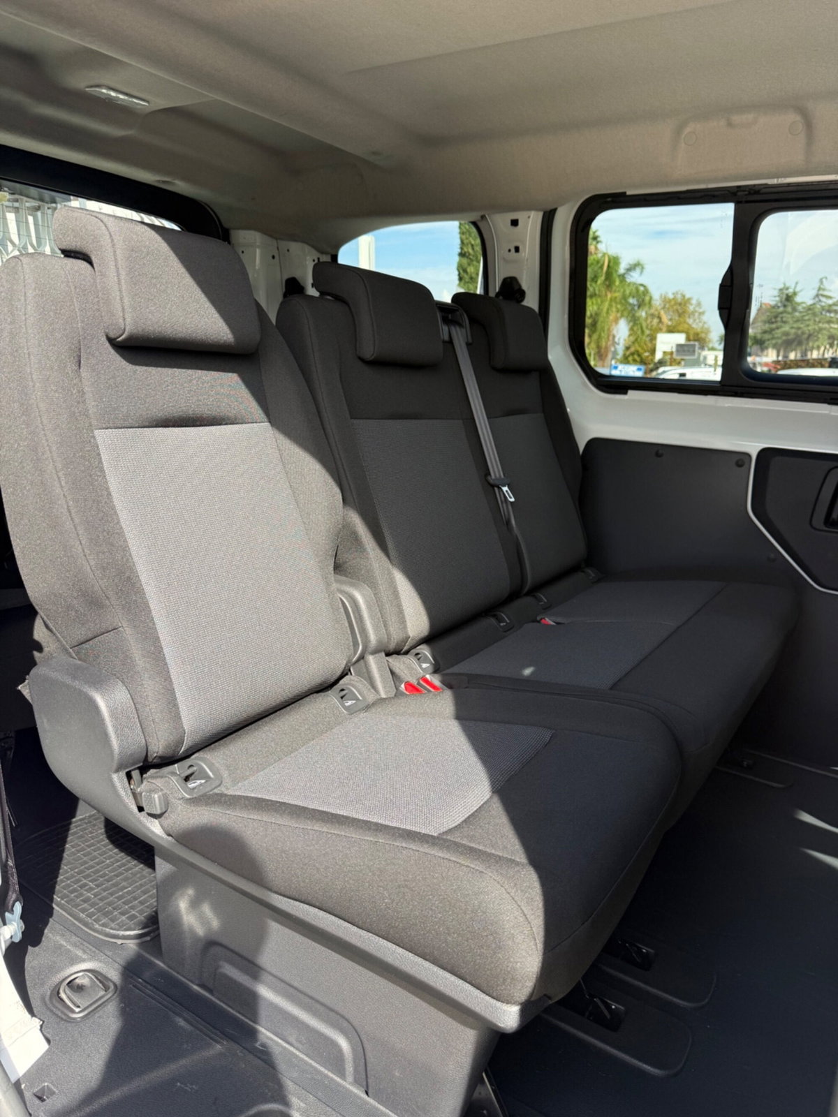 Peugeot Traveller BlueHDi 120 S&S Compact Active (15)
