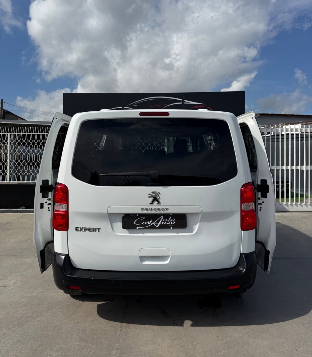 Peugeot Traveller BlueHDi 120 S&S Compact Active (5)
