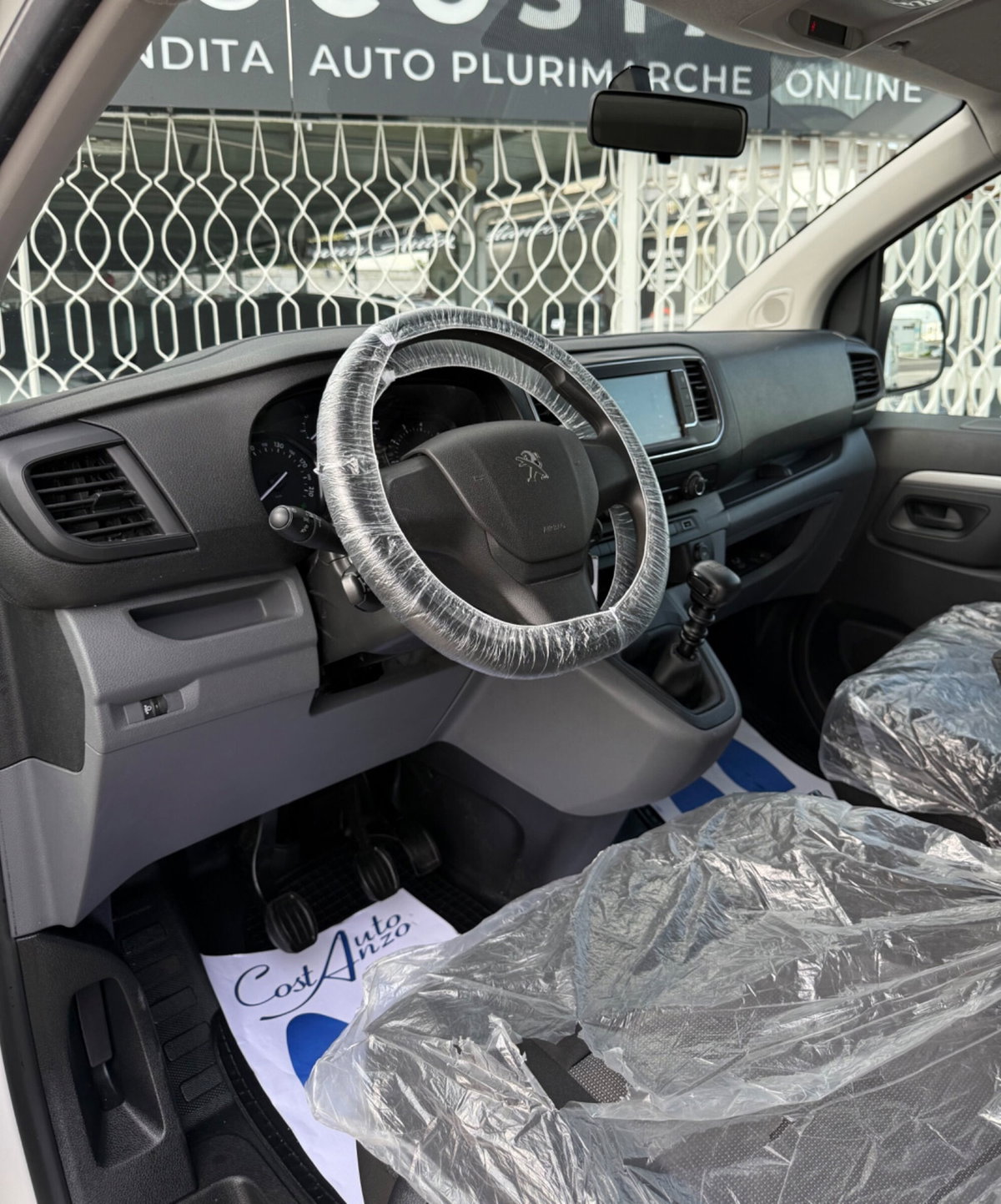 Peugeot Traveller BlueHDi 120 S&S Compact Active (7)