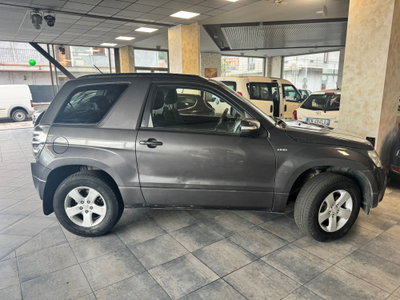 Suzuki Grand Vitara 1.9 DDiS 3 porte Offroad (4)