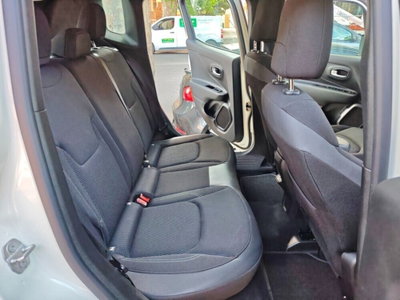 Jeep Renegade 1.3 T4 190CV PHEV 4xe AT6 Limited (9)