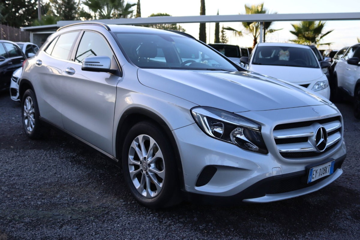 Mercedes-Benz GLA SUV 200 CDI Automatic Premium