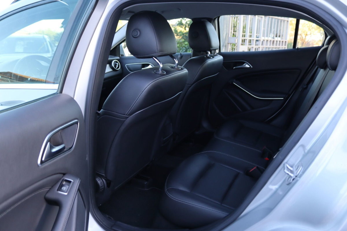 Mercedes-Benz GLA SUV 200 CDI Automatic Premium (12)