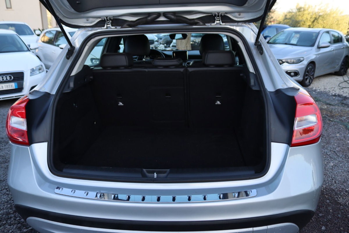Mercedes-Benz GLA SUV 200 CDI Automatic Premium (15)
