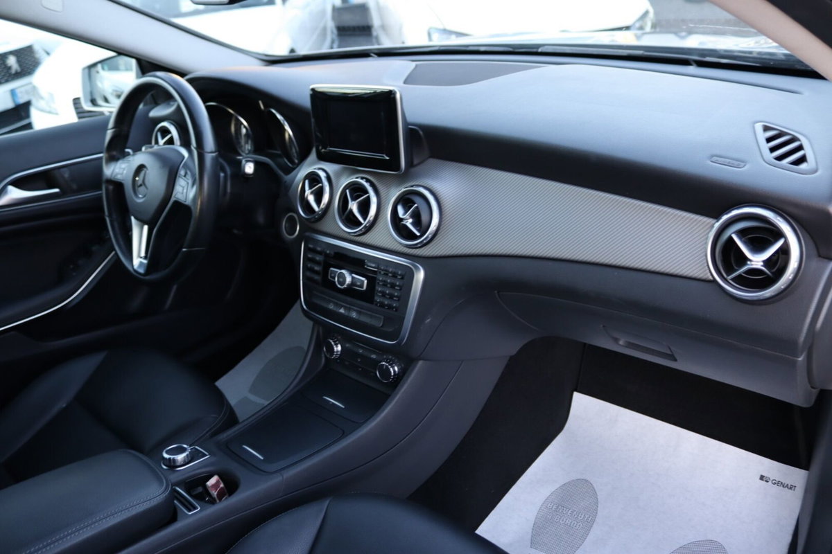 Mercedes-Benz GLA SUV 200 CDI Automatic Premium (18)