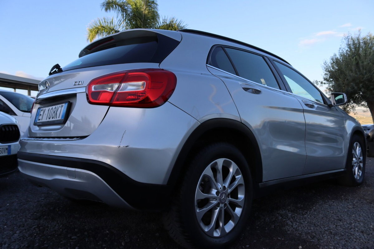 Mercedes-Benz GLA SUV 200 CDI Automatic Premium (2)