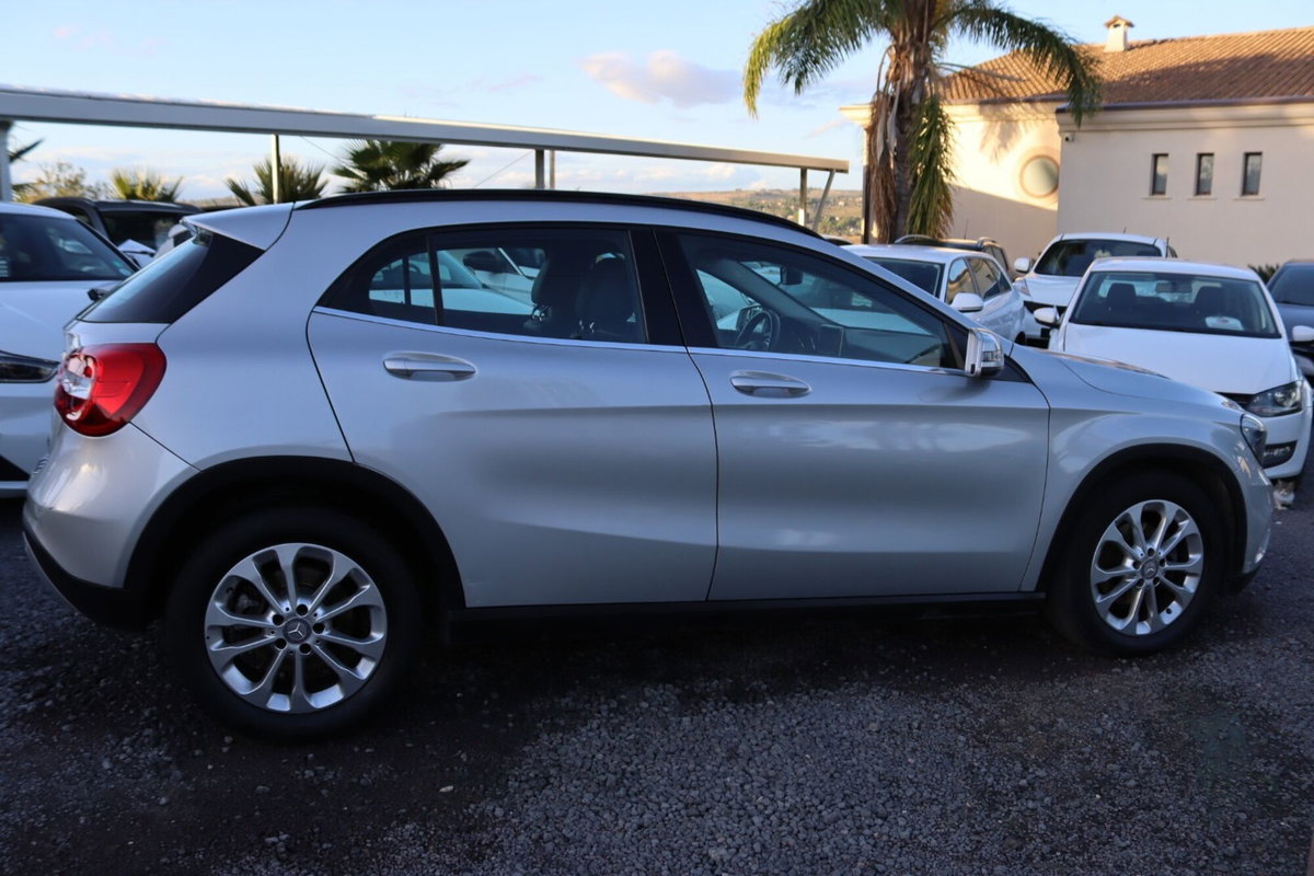 Mercedes-Benz GLA SUV 200 CDI Automatic Premium (3)