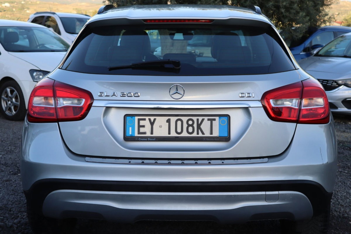 Mercedes-Benz GLA SUV 200 CDI Automatic Premium (4)
