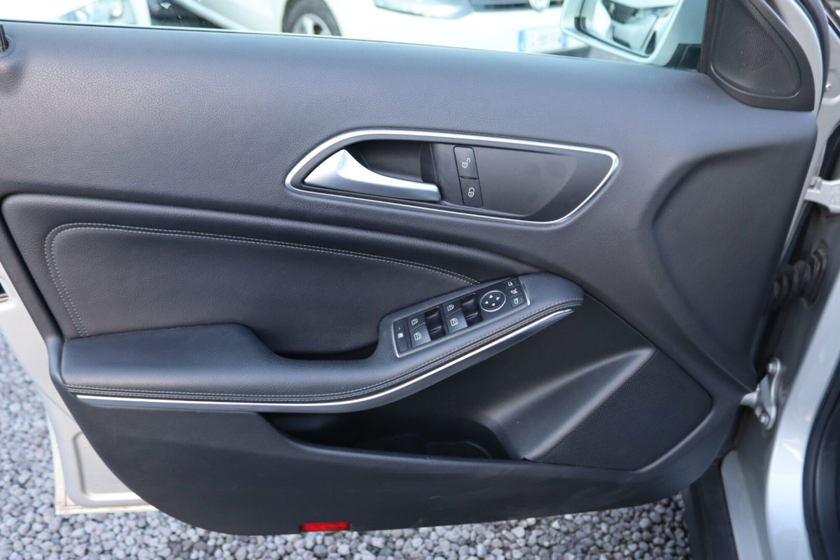 Mercedes-Benz GLA SUV 200 CDI Automatic Premium (8)