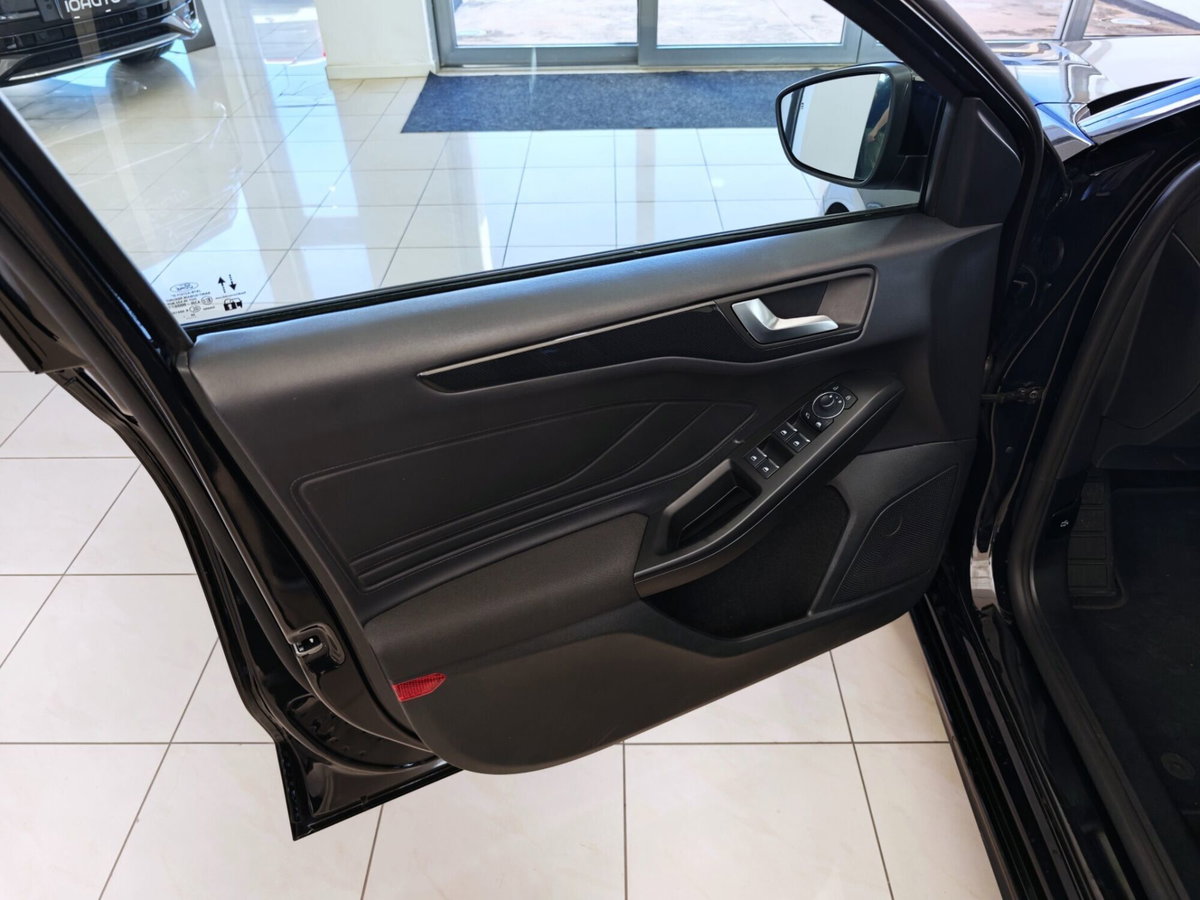 Ford Focus 1.5 EcoBlue 115 CV automatico 5p. ST-Line Style (10)